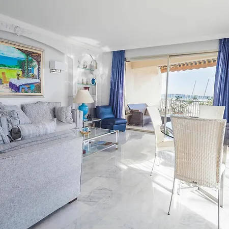 Le Moure Rouge Apartment